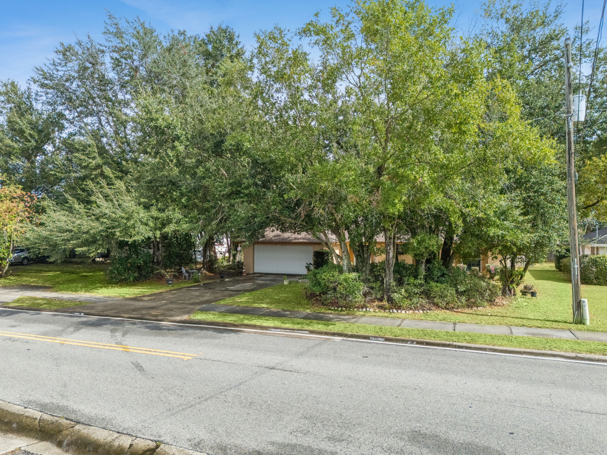 1-web-or-mls-611_N_Forsyth_Rd__Orlando__FL_32807_DJI_20251202123043_0088_D