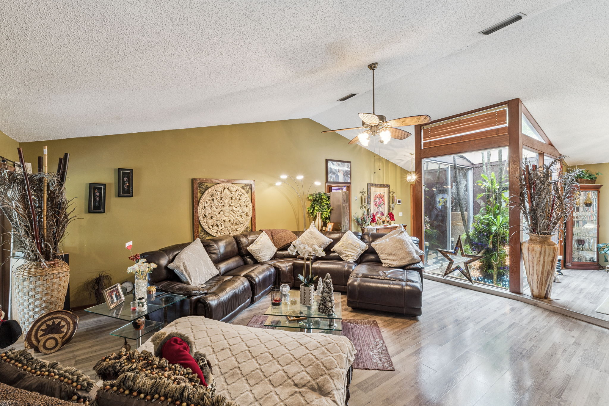 10-web-or-mls-611_N_Forsyth_Rd__Orlando__FL_32807_DSC02988